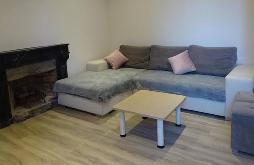 Villemoirieu Casa | Wonderful Holiday Home Gite des Pleiades