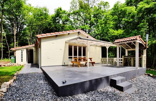 Sevry Casa | Wonderful Holiday Home in Beauaring with Sauna