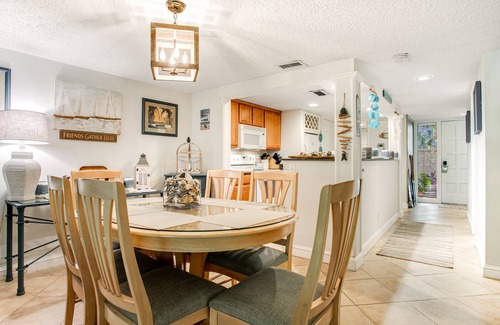 Fernandina Beach Casa | Wonderful Home Close to Everything w/Shared Pool, Free WiFi, Central AC