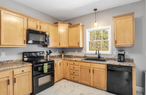 Asheville Casa | Wonderful Home With Hot Tub 5 Min to Downtown Asheville