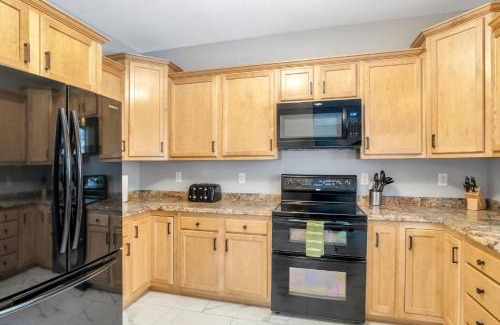 Asheville Casa | Wonderful Home With Hot Tub 5 Min to Downtown Asheville
