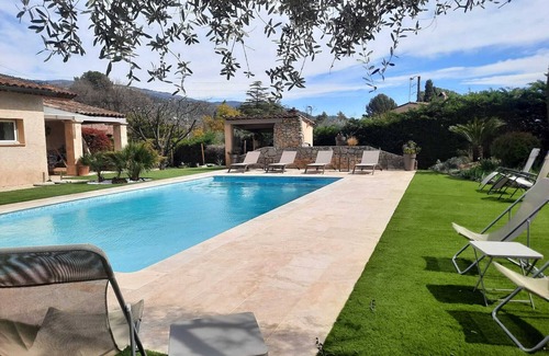 Le Tignet Villa | Encantadora casa con piscina de sol en la Riviera francesa