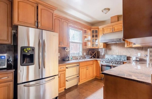 Queens Casa | Wonderful House in Long Island City, comforting and spacious near to Manhattan