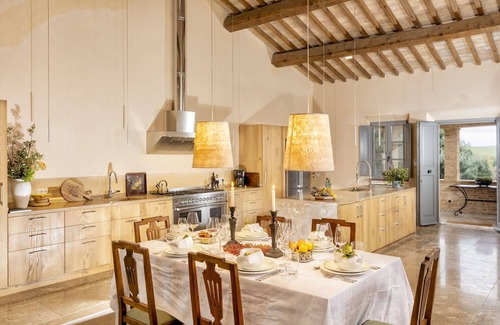 San Giovanni d'Asso Villa | Estupenda casa de vacaciones privada con piscina privada, A/C, WIFI, TV, patio, cerca de Montalcino
