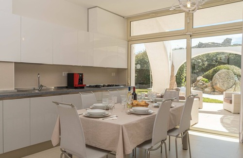 Santa Reparata Villa | Maravillosa casa de vacaciones privada con piscina privada, jacuzzi, A/C, TV, patio, aparcamiento