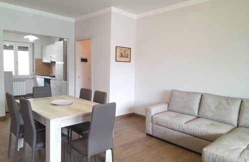 Sarnico Apartamento | Precioso ático en el lago Iseo, cerca de Bérgamo