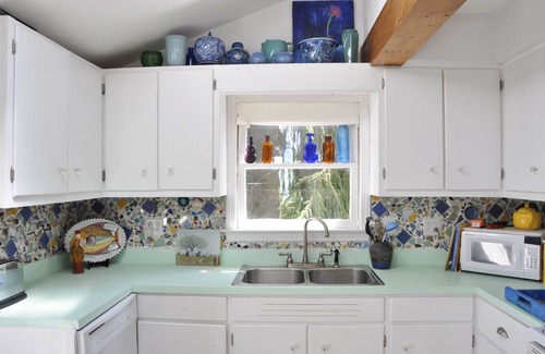 Saybrook Manor Cabaña | Maravillosa ubicación, a pie de playa, patio privado, perros bien, tarjetas de crédito