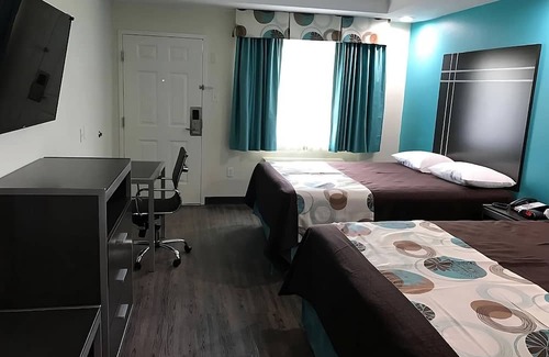 Spring Hotel | Wonderful Place To Stay! 4 Family-friendly Units! Close to Tour 18 Golf Course!