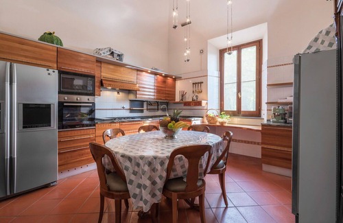 Chiusi Villa | Casa de vacaciones privada con piscina privada, WIFI, bañera de hidromasaje, A/C, TV, terraza