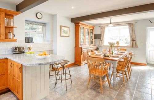 Criccieth Villa | Maravillosa casa de vacaciones privada con TV, patio, vista panorámica y aparcamiento