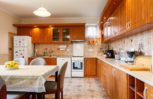 Balatonszarszo Casa | Estupenda casa de vacaciones privada con WIFI, piscina privada, TV, terraza y aparcamiento