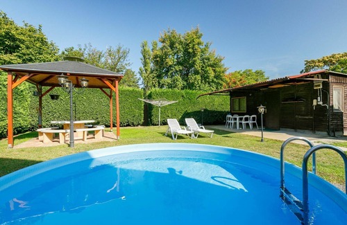Balatonszarszo Casa | Estupenda casa de vacaciones privada con WIFI, piscina privada, TV, terraza y aparcamiento