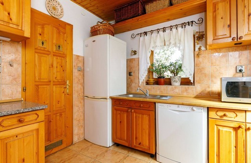 Latrany Casa | Maravillosa casa de vacaciones privada para 5 personas con WIFI, TV, terraza y aparcamiento