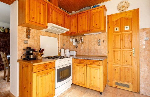 Latrany Casa | Maravillosa casa de vacaciones privada para 5 personas con WIFI, TV, terraza y aparcamiento