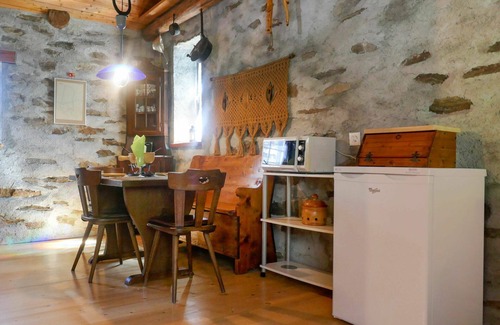 Acquarossa Casa | Preciosa casa de vacaciones privada con TV, terraza, vista panorámica y aparcamiento