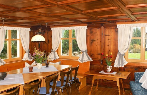 Sankt Gallenkirch Villa | Estupenda casa de vacaciones privada para 16 personas con TV, patio y aparcamiento