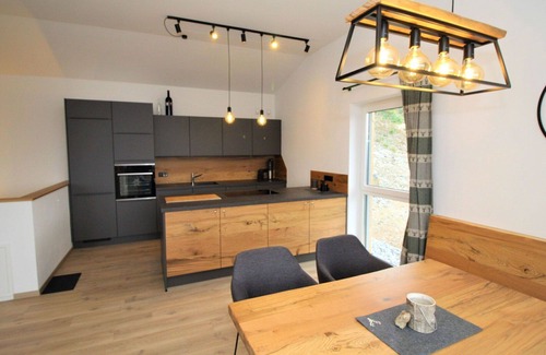 Wolfsberg Casa | Preciosa casa de vacaciones privada para 6 personas con WIFI, TV, terraza y aparcamiento