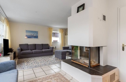 Oberiberg Villa | Preciosa casa de vacaciones privada con WIFI, TV, patio, vista panorámica y aparcamiento