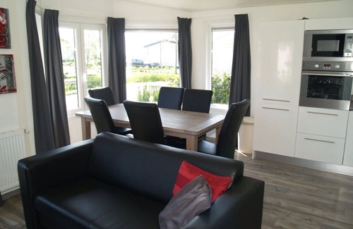 Dordtse Biesbosch Casa | Estupenda casa de vacaciones privada para 6 personas con piscina, WIFI, TV, terraza y aparcamiento
