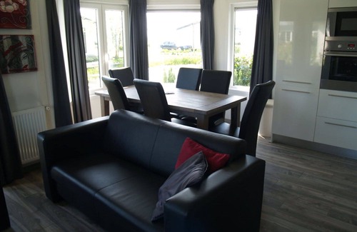 Dordtse Biesbosch Casa | Estupenda casa de vacaciones privada para 6 personas con piscina, WIFI, TV, terraza y aparcamiento