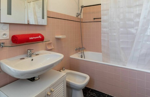 Guethary Casa | Preciosa casa de vacaciones privada con WIFI, TV, terraza, mascotas permitida y aparcamiento