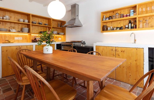 Tremeven Villa | Maravillosa casa de vacaciones privada para 6 personas con WIFI y aparcamiento