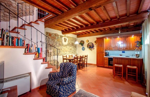 Bibbiena Villa | Casa de vacaciones privada con WIFI, A/C, piscina privada, TV, mascotas permitida, aparcamiento