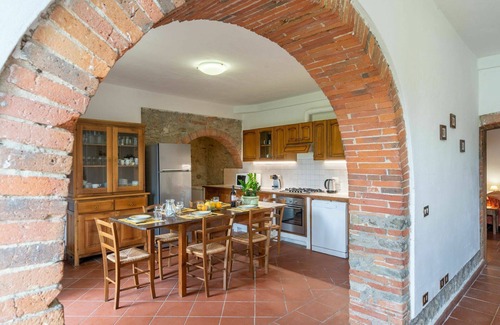 Ponte Buriano Villa | Casa de vacaciones privada con piscina privada, WIFI, TV, patio, mascotas permitida, aparcamiento