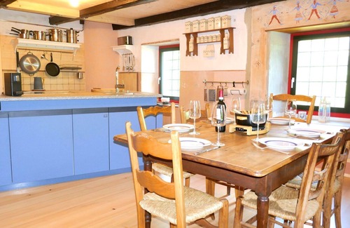 Semione Casa | Estupenda casa de vacaciones privada para 6 personas con WIFI, TV, patio y aparcamiento