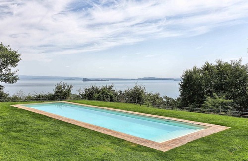 Gradoli Villa | Casa de vacaciones privada con piscina privada, WIFI, TV, veranda, vista panorámica, aparcamiento