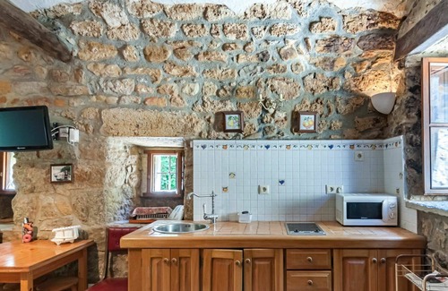 Herrerias Casa | Wonderful private villa for 2 people with TV, terrace and parking