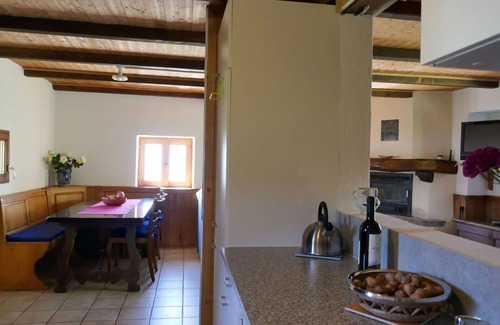 Acquarossa Casa | Casa de vacaciones privada con TV, terraza, mascotas permitida, vista panorámica, aparcamiento