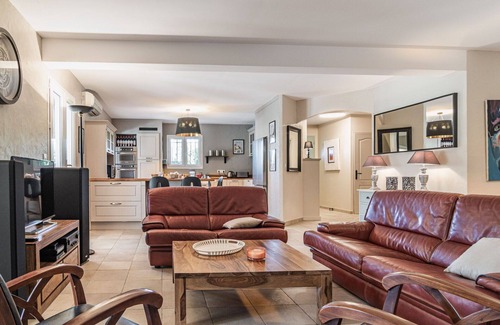Carces Casa | Maravillosa casa de vacaciones privada con A/C, WIFI, piscina privada, TV, terraza y aparcamiento