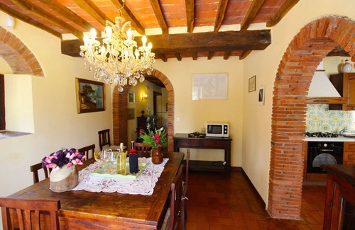 Le Piazze Villa | Estupenda casa de vacaciones privada con piscina privada, TV, mascotas permitida y aparcamiento