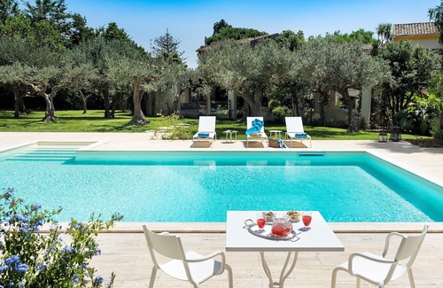 Salemi Villa | Preciosa casa de vacaciones privada con WIFI, A/C, piscina privada, TV, patio y aparcamiento