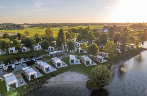 Maurik Casa | Estupenda casa de vacaciones privada con WIFI, TV, terraza, mascotas permitida y aparcamiento