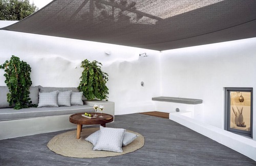 Exo Gonia Villa | Wonderful Santorini Villa | 1 Bedroom | Villa Gonia | Astonishing Views & Outdoor Jacuzzi | Exo Gonia