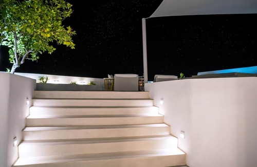 Exo Gonia Villa | Wonderful Santorini Villa | 1 Bedroom | Villa Gonia | Astonishing Views & Outdoor Jacuzzi | Exo Gonia