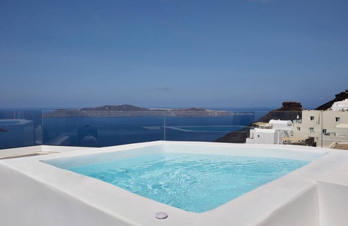 Firostefani Villa | Wonderful Santorini Villa | Villa Sheril | 1 Bedroom Suite | Outdoor Hot Tub | Spectacular Caldera View | Firostefani