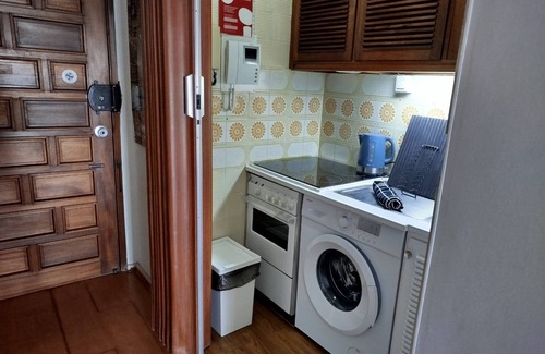 Costa de Caparica Apartamento | Apartamento frente a la playa con piscina y estacionamiento
