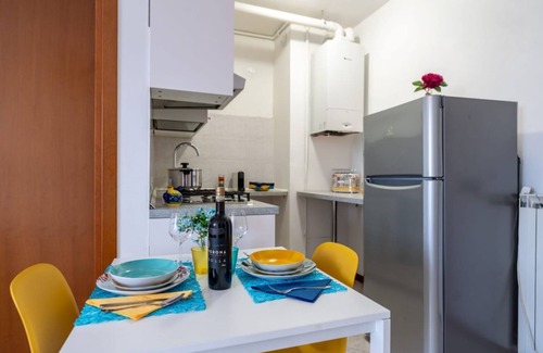 Albate Apartamento | Wonderful studio apartment with Wifi in Como - ideal for couples or small families