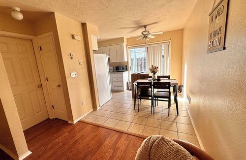 Dallas Casa | Wonderful townhome with WiFi in vibrant Dallas