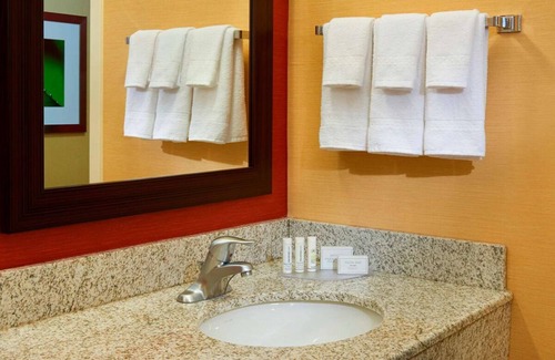 West Dundee Complejo | Wonderful Trip! 3 Units w/ FREE Parking, Indoor Pool, Games at NOW Arena!