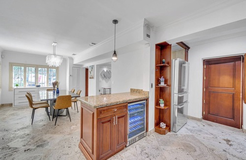 The Roads Casa | Wonderful Tropical Pool House Miami South Brickell
