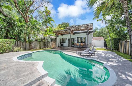 The Roads Casa | Wonderful Tropical Pool House Miami South Brickell