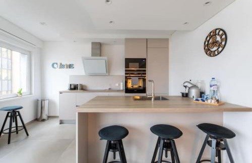 Limpertsberg Apartamento | Wonderful Two Bedroom Apartment at Limpertsberg with Parking, near Tram