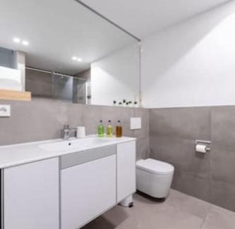 Limpertsberg Apartamento | Wonderful Two Bedroom Apartment at Limpertsberg with Parking, near Tram