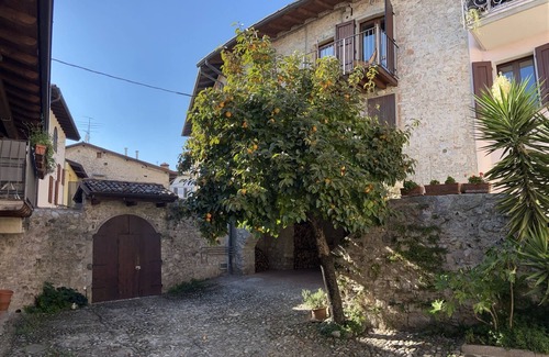 Toscolano Maderno Apartamento | Wonderful vacation apartment in Vigole with a fantastic view over Lake Garda