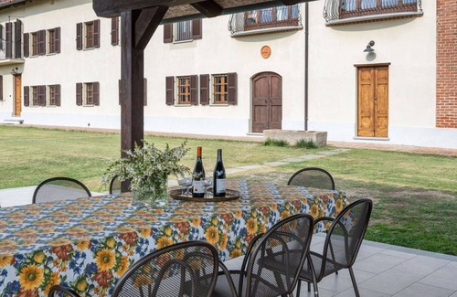 Cortazzone Casa | Estupenda casa de vacaciones para 10 personas con piscina, WIFI, TV, patio y aparcamiento