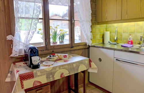 Frutigen Villa | Preciosa casa de vacaciones con WIFI, TV, mascotas permitida, vista panorámica y aparcamiento